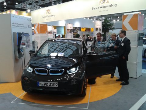 Elektromobilität und Energiemangement: Forschungsprojekt „e-MOBILie“ auf der Hannover Messe vorgestellt