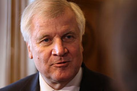 Stromtrasse: Seehofer zwischen Wählern und Braunkohle