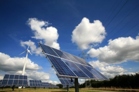 Solarstrom und Atomstrom auf Augenhöhe – StromAuskunft