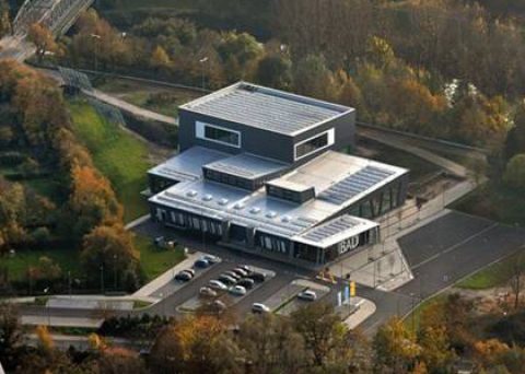 Energiekonzept für Schwimmbäder: Passivhaus-Hallenbad Lünen