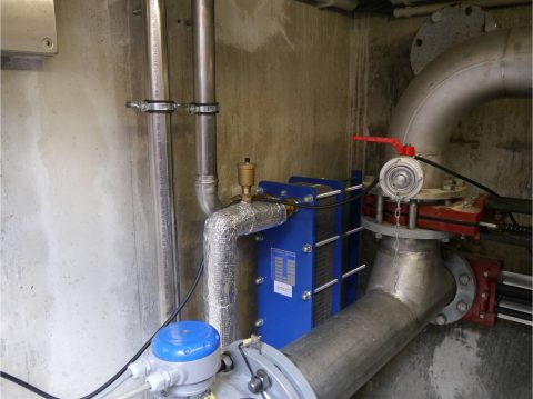 Faulgas-BHKW und Abwasser-Wärmepumpen senken Energieverbrauch von Kläranlagen