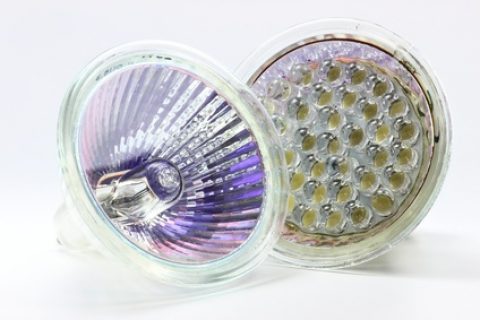 Lichthelligkeit: Welche Halogenlampe ist durch welche LED-Lampe zu ersetzen?