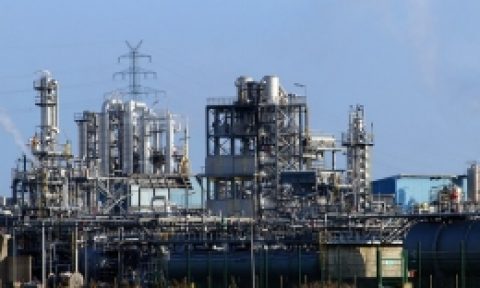 Claudia Kemfert und Johannes Trunzer erstellen Studie zum Thema Wettbewerbsfähigkeit der Industrie