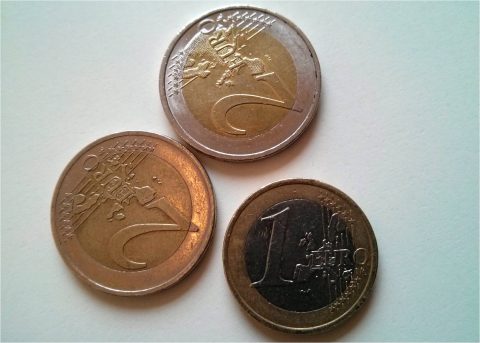 Recht für Stromkunden: 5 Euro Mahnkosten der Pfalzwerke AG sind unzulässig