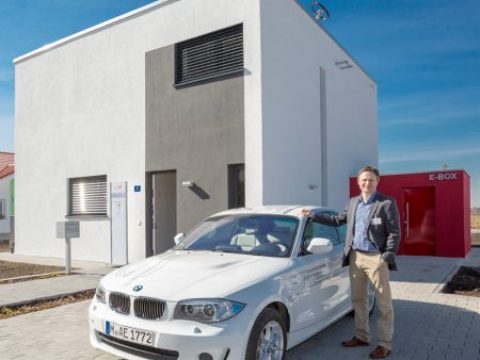 Haus der Zukunft mit kompletter Sicht auf die Eigenversorgung