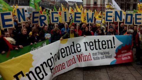 Zehntausende für die Rettung der #Energiewende