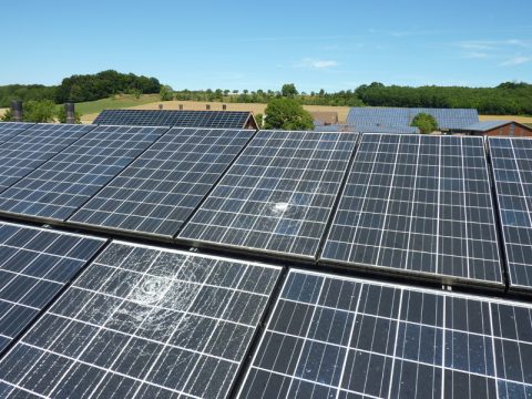 Verdeckte Hagelschäden verunsichern PV-Anlagenbetreiber