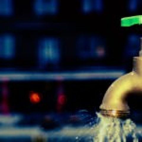 Zapfrate: Was passiert beim Zapfen von Warmwasser aus einem Kombispeicher?