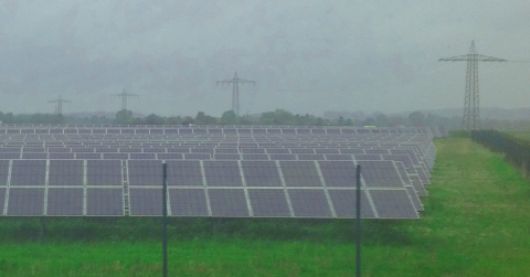 Pflicht zum Solarstrom für fossile Kraftwerke