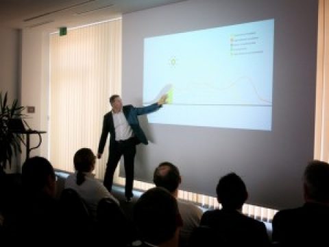 Batteriespeicher vor Ort beim StorageDay in Berlin kennen lernen und vergleichen