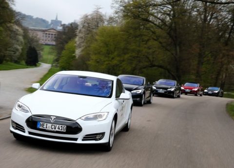 Eine Milliarde Kilometer mit #Tesla Model S erreicht