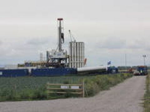 Umweltministerin Hendricks lehnt Fracking ab