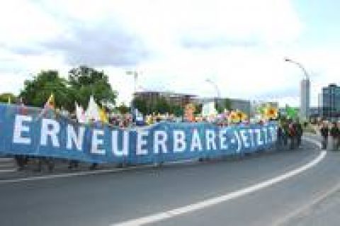 Erneuerbare Energien toppen Braunkohle