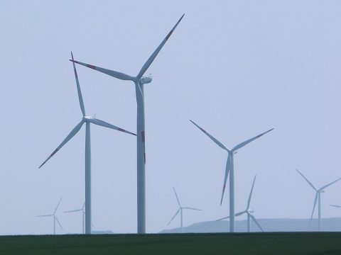 Kleine Windräder als Alternative zu Windparks und großen Windkraftanlagen