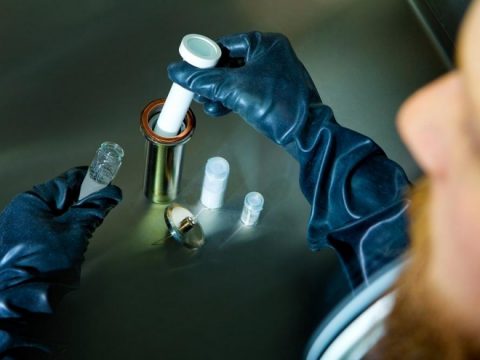 Keramikspeicher könnten Energiewende-Problem zu Teilen lösen