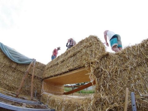 Stroh­häu­ser sind von Natur aus ener­gie­ef­fi­zi­ent