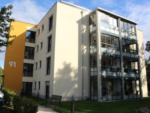 Fenster müssen iso­lie­ren, aber auch Son­nen­en­er­gie nutzen