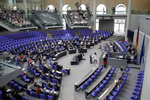 Wie sehen die Par­teien die aktu­elle Ener­gie­po­li­tik