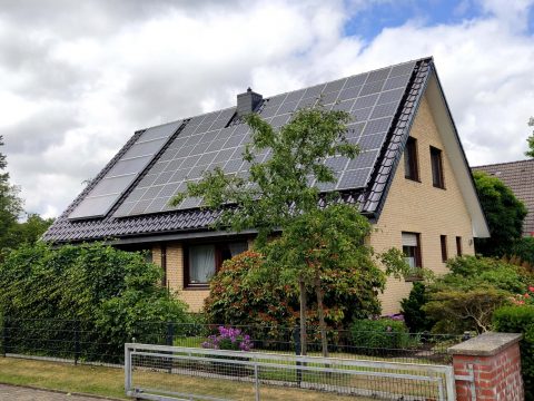 Überschuss- oder Volleinspeisung? Welche Einspeisevergütung lohnt sich jetzt?